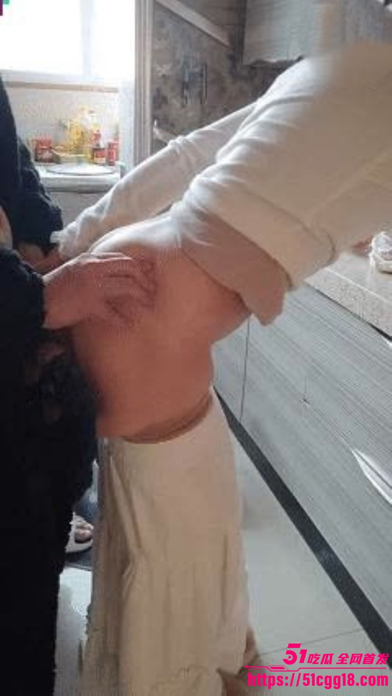海角乱伦大神小毅和夹子妈妈新作 2
