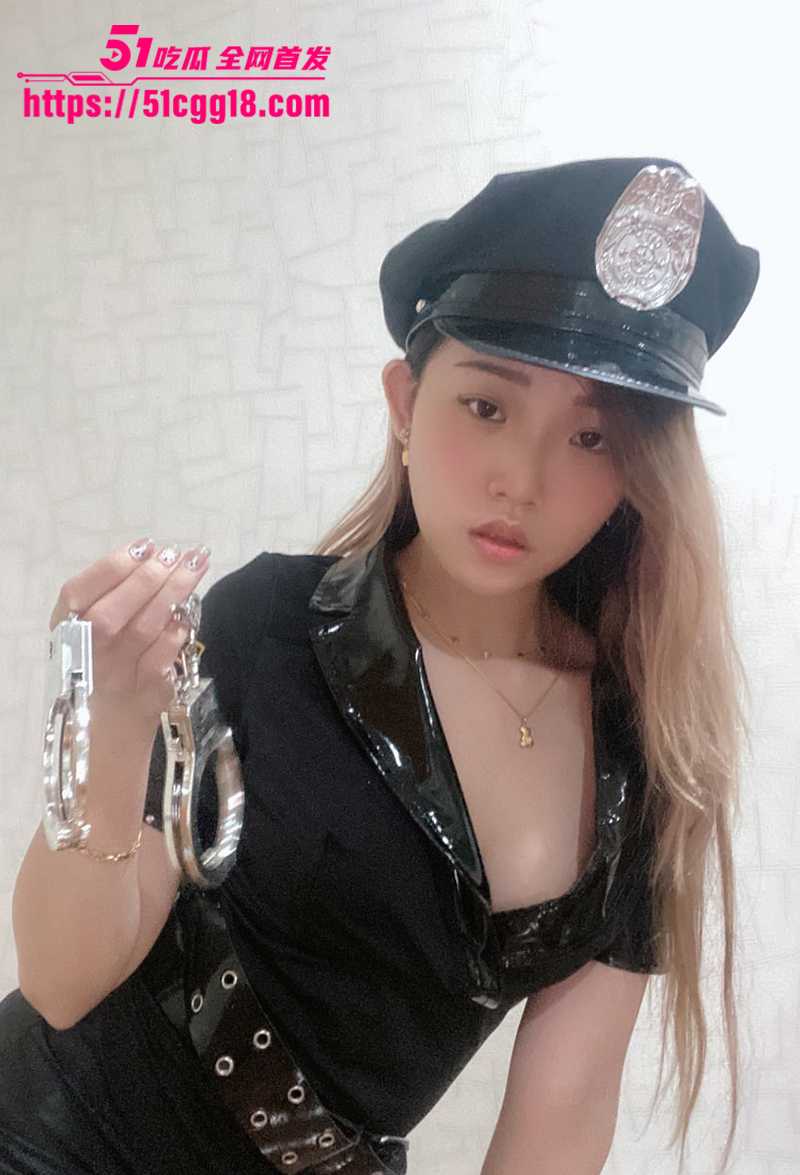 东南亚福利姬xinniefxy大尺度私拍诱惑视频流出3拷贝