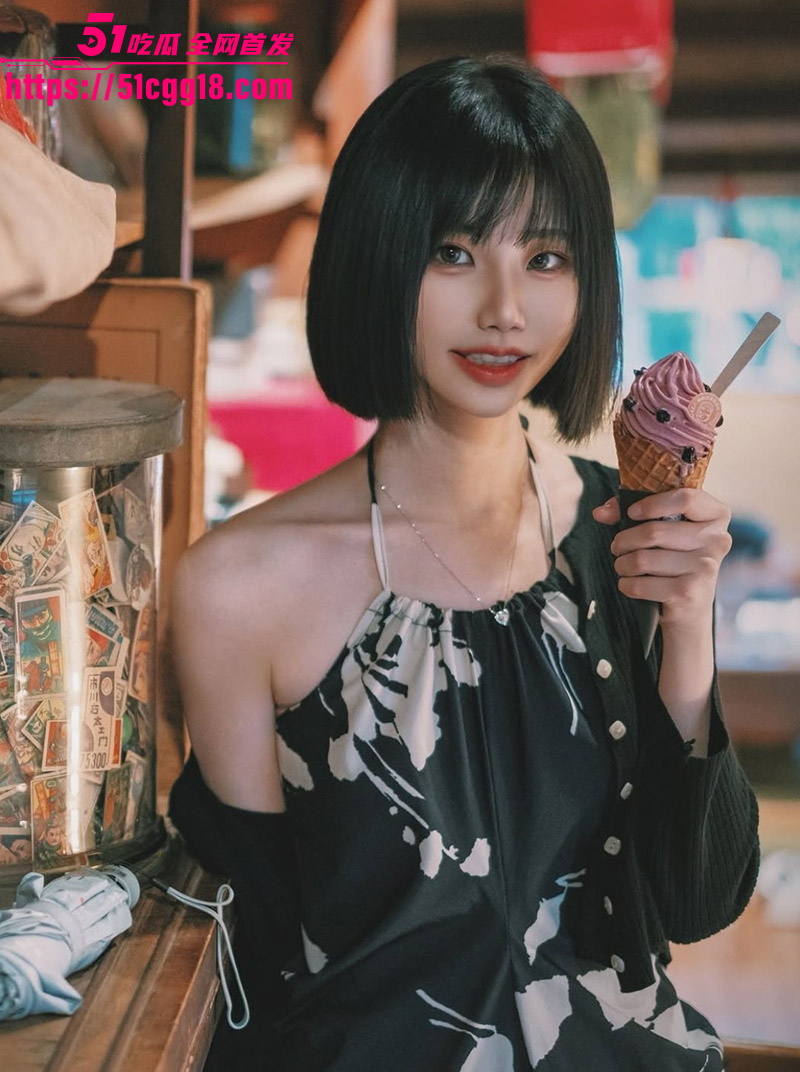 高颜值小网美 Yiz1