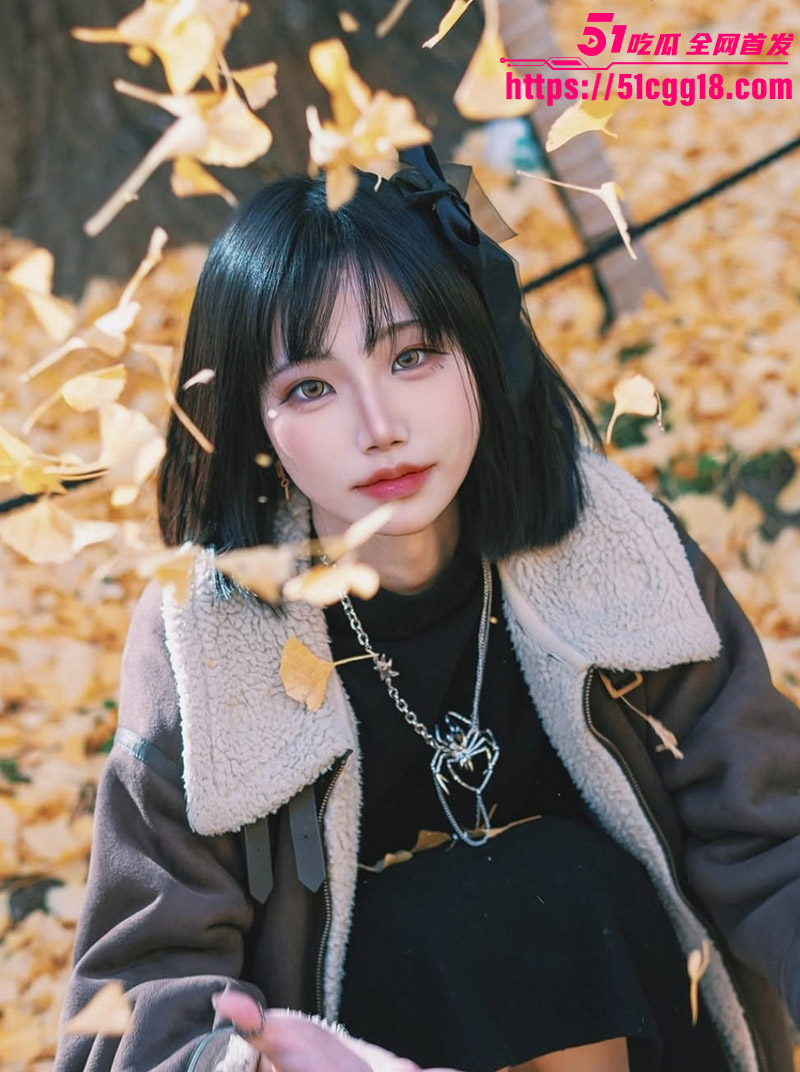 高颜值小网美 Yiz2