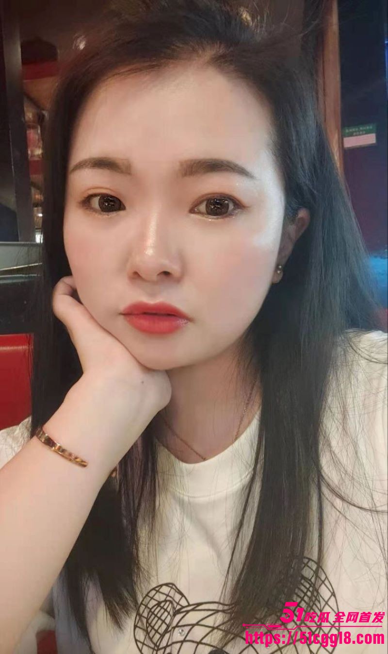 巨婴妈宝男洗澡睡觉都要老妈陪！女友还死心塌地理解包容 背后竟因曾被妈强行拉上床 乱伦炸裂三观碎！