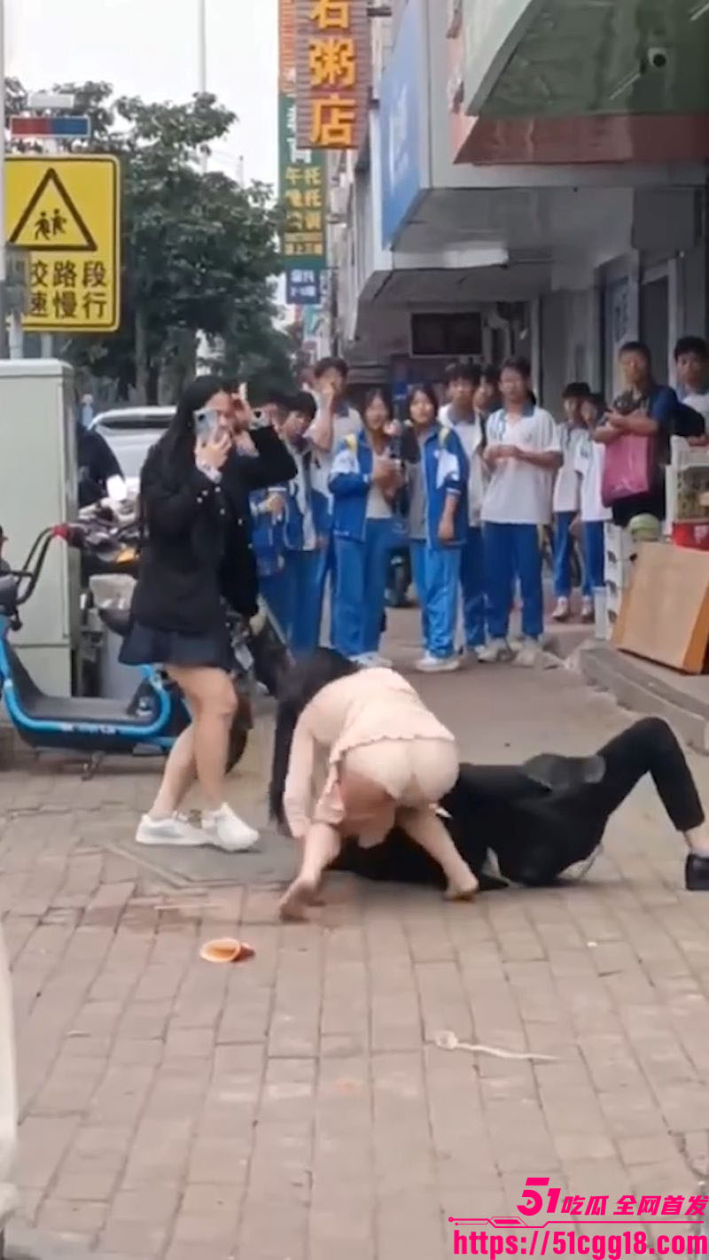 醉酒男子光天化日街头强上女 3