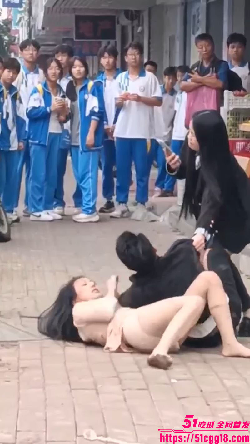 醉酒男子光天化日街头强上女 2