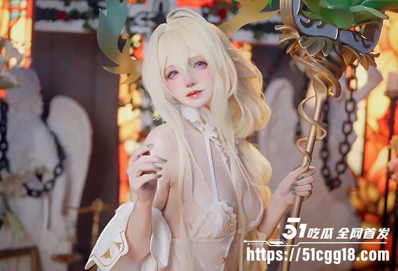 顶级Cos福利姬 阿薰kaOri 新作流出 化身碧蓝航线金狮女神 美乳白皙诱人 蜜穴嫩唇磨蹭法杖 色情张力拉满到爆炸！