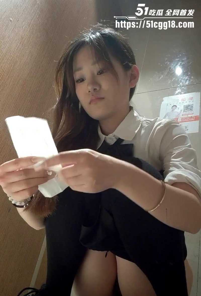 酒吧女厕所高清偷拍视频流出 8 拷贝