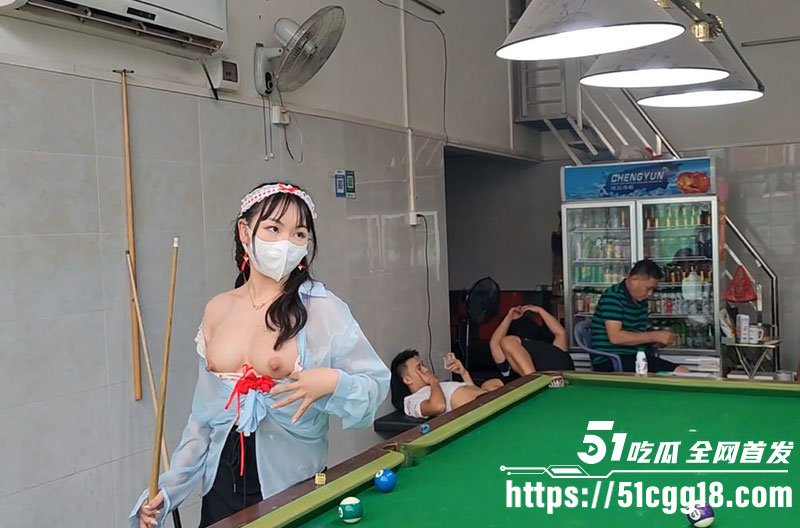 露出博主TonyJ和贝贝7