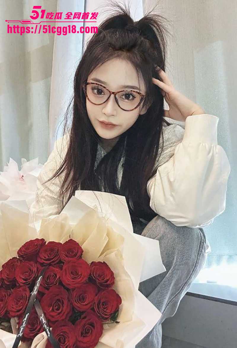 快手网红舞魅程美美女仆装黑丝骚舞视频流出4拷贝