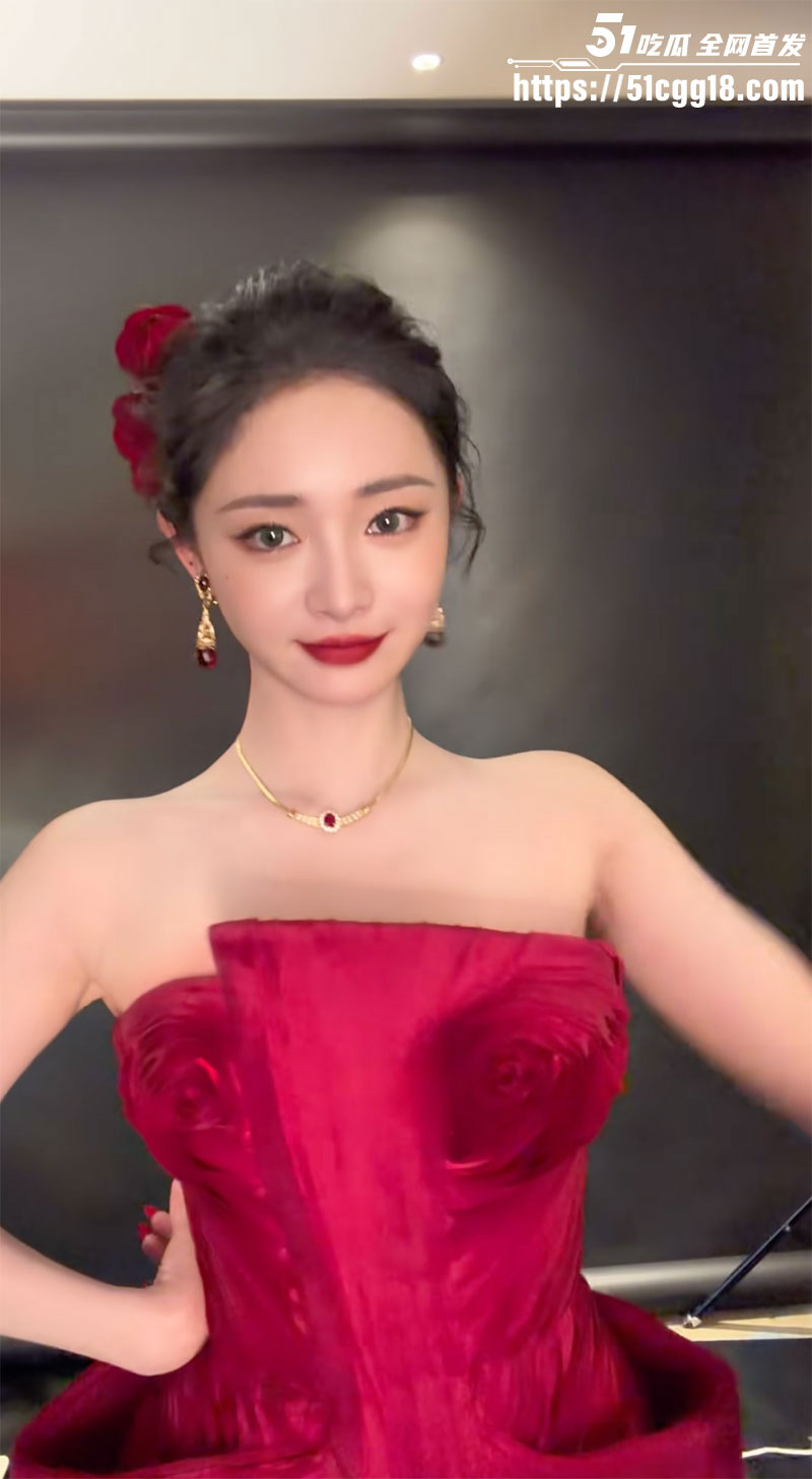 高颜值人气女星 周洁琼 Ai脱衣视频 古典仙子变火辣尤物 巨乳白虎全裸骚舞 美艳反差诱惑撩人！