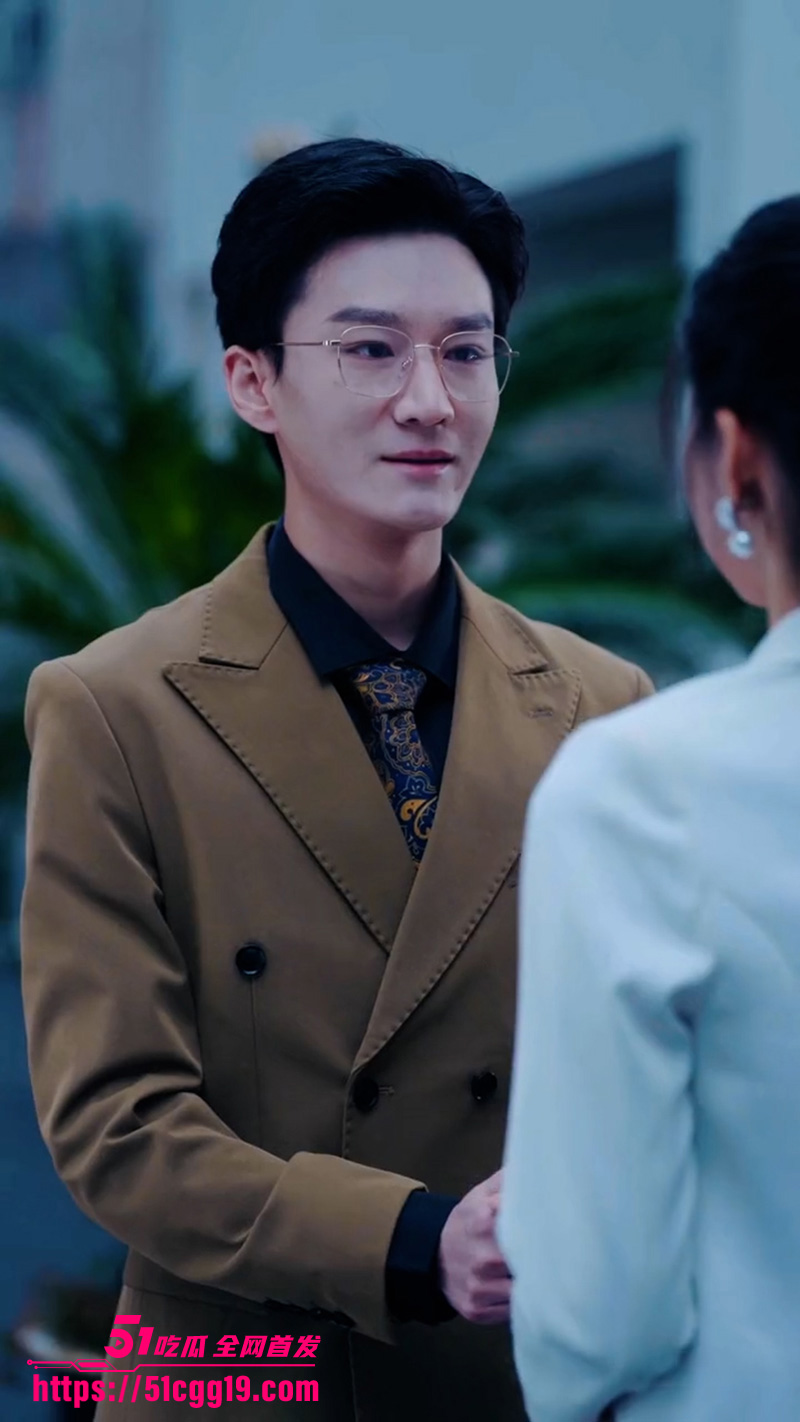 擦边短剧《妻子的觉醒》女总裁识破闺蜜出轨 步步为营冷静布局 让背叛者付出代价！