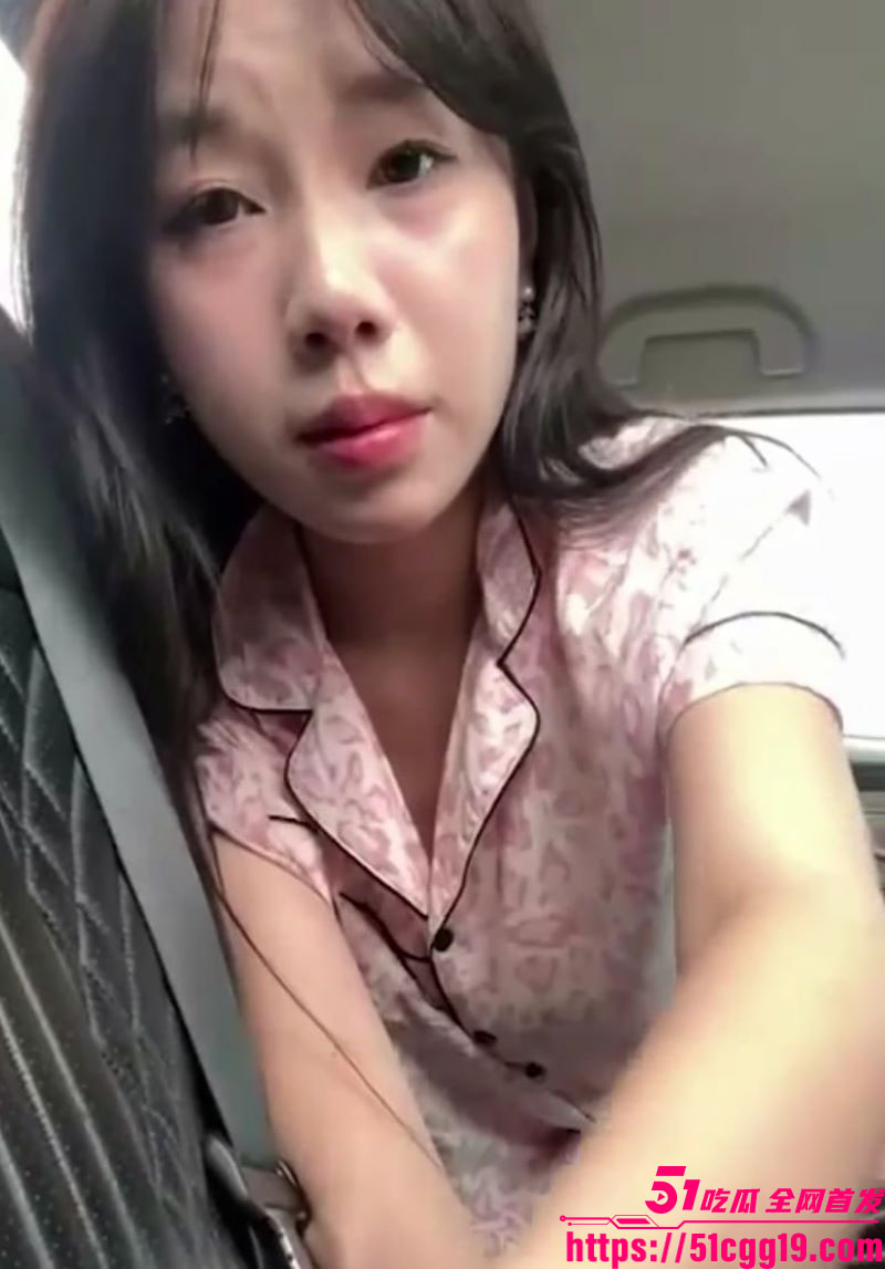极品露出少女 小美 万元定制新作 全裸坐出租车换衣 一丝不挂展示酮体 司机大叔当场震惊 全程高能！