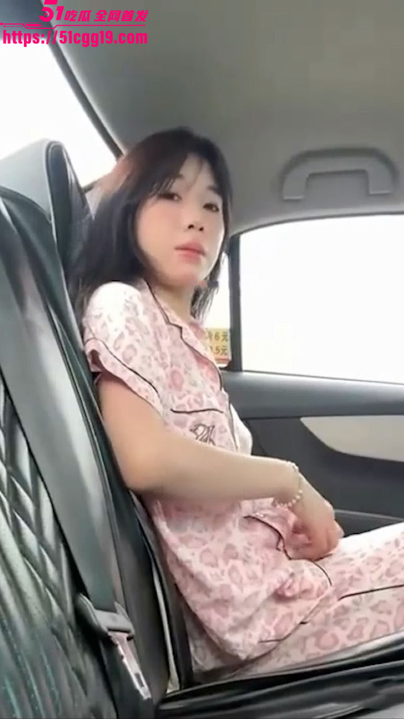 极品露出美少女万元定制新作 3