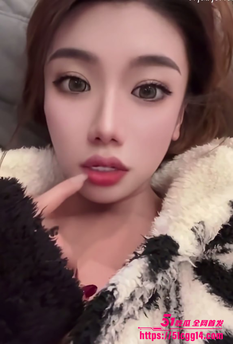 抖音大奶御姐 璐璐本璐 会员资源泄露 黑丝红唇掰逼自摸 反差骚到让人当场射爆！