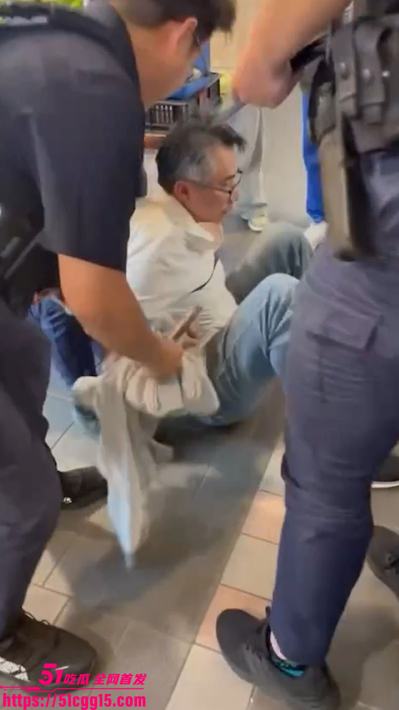 台北捷运27岁通缉犯张文投烟雾弹随机砍人 2