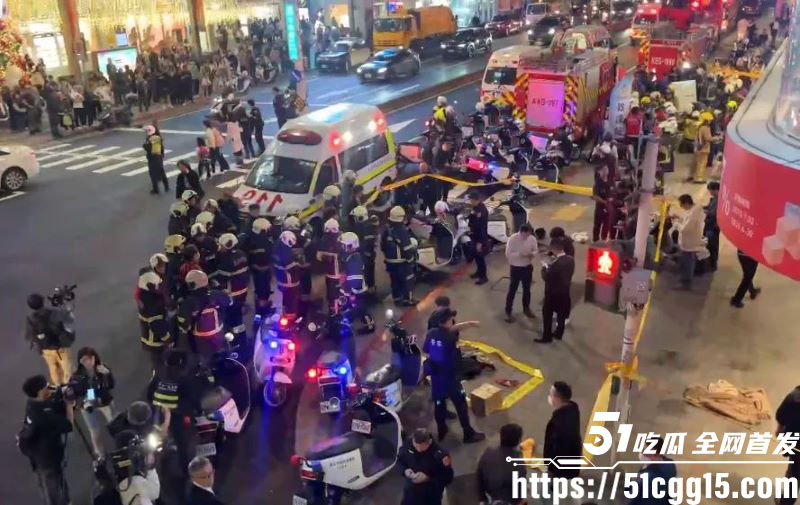 台北捷运27岁通缉犯张文投烟雾弹随机砍人 4