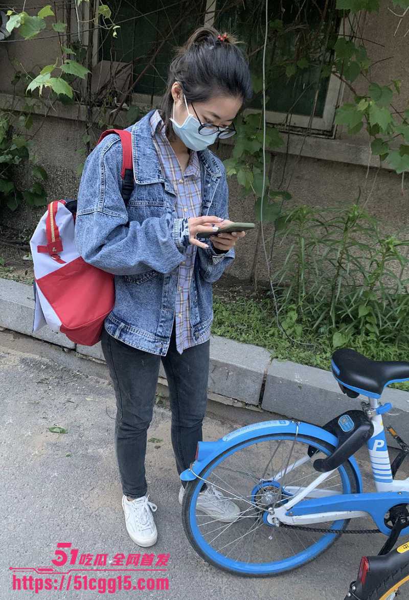 江西大学眼睛婊母狗大学生黄珊珊不雅视频流出2拷贝