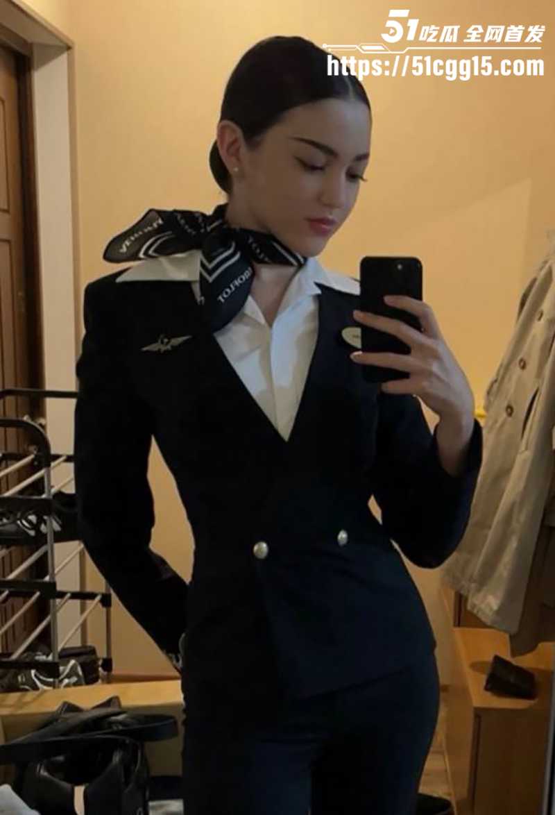 俄航超美空姐 谢娃拉 北欧瓷娃娃环球约炮 自拍骚照撩拨乘客 从深喉亲密到后入狂欢 只为高潮乐此不疲！