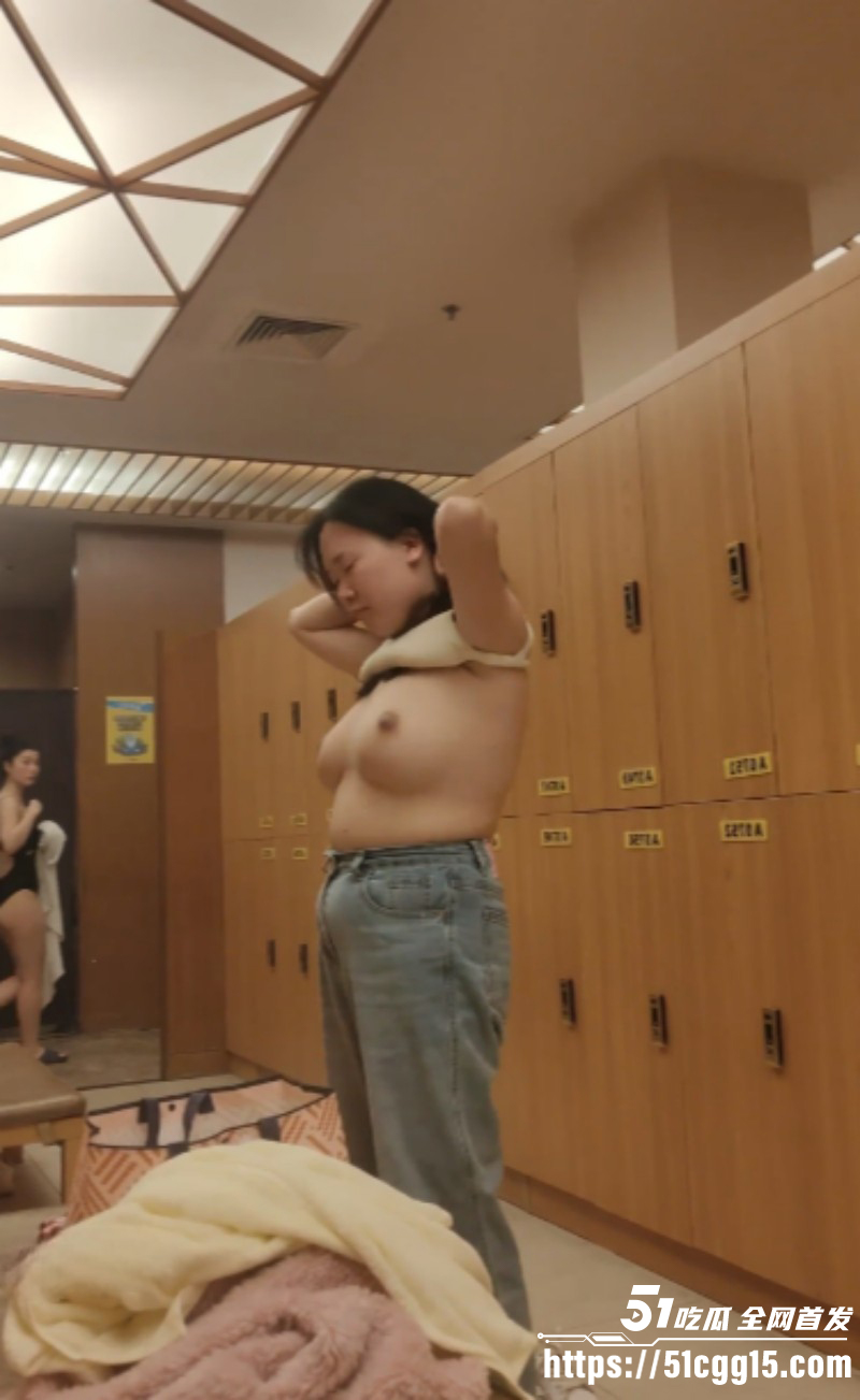 重庆融汇温泉偷拍事件曝光09