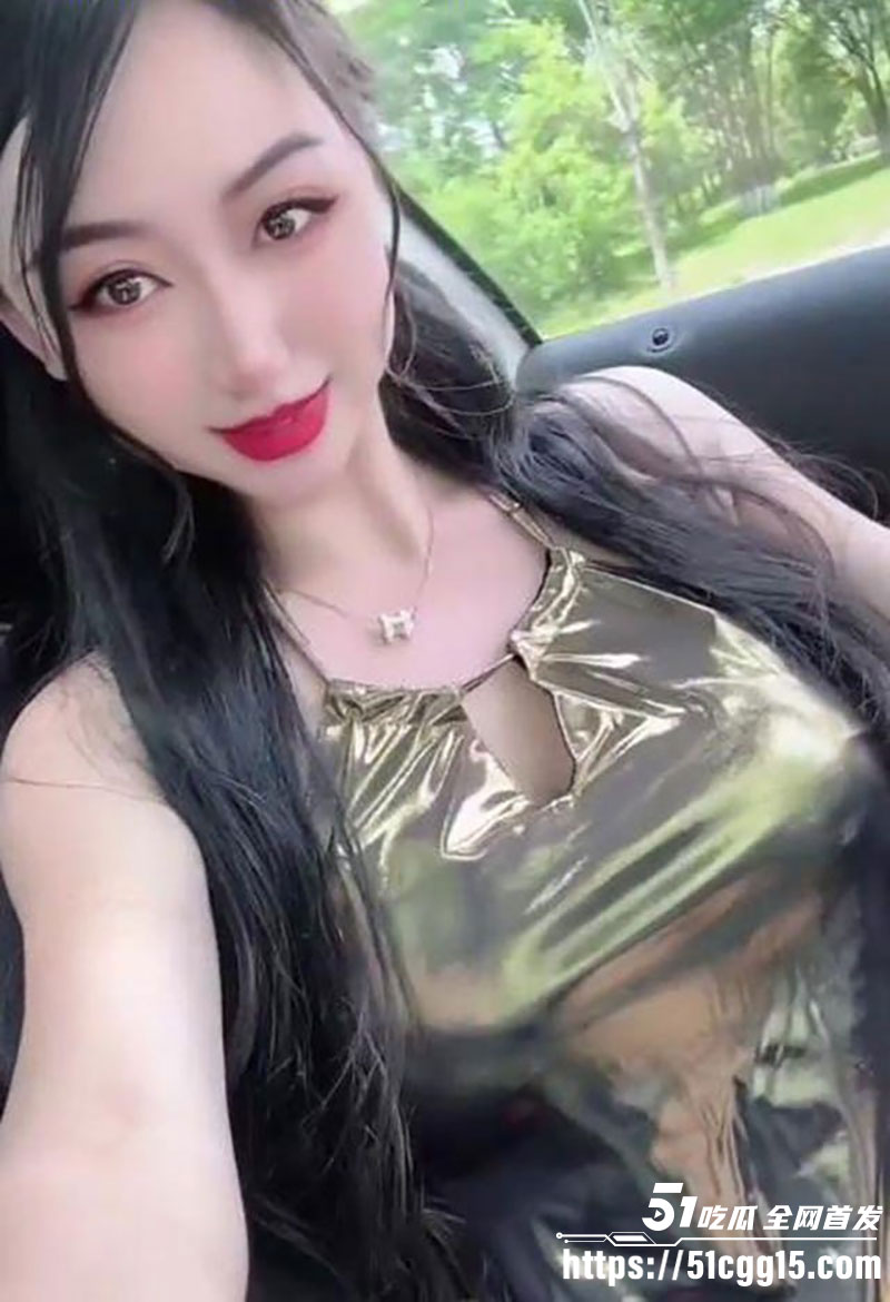 抖音网红 于掌柜 榜一福利流出 黑丝巨乳肥臀狂甩 水晶假屌猛插骚逼 高潮喷尿浪叫不断 豪车少妇骚浪本性暴露！