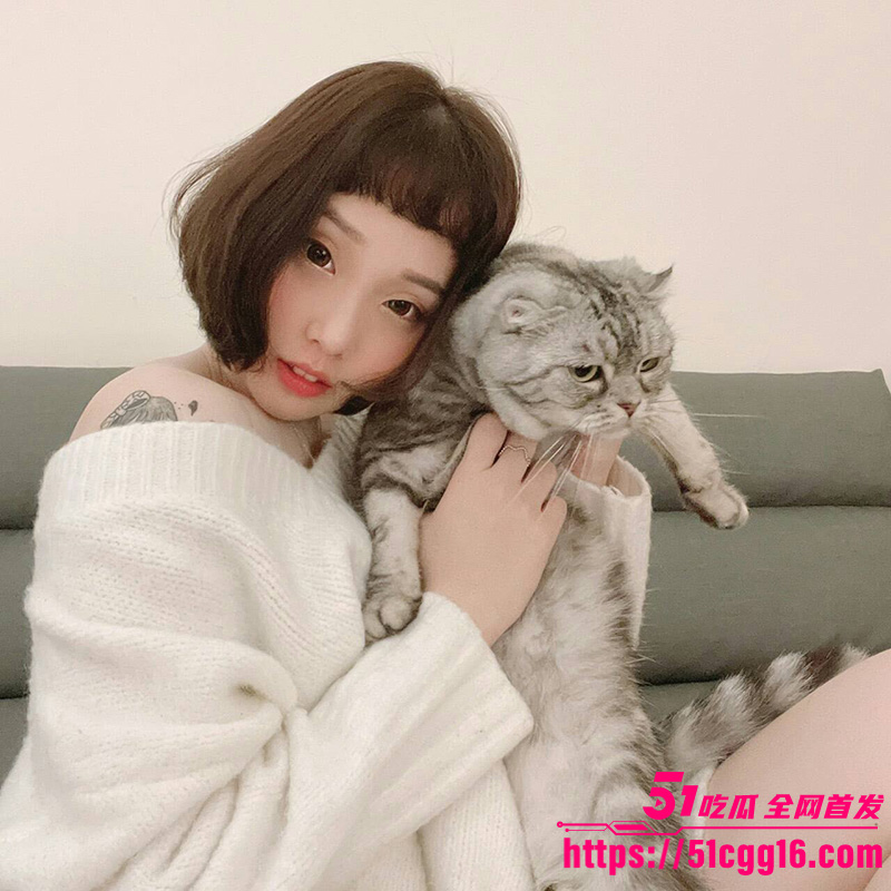极品大眼少妇与老公性爱自拍视频流出 小骚货露脸口交技艺高超 对镜后入淫荡叫声堪比女优！