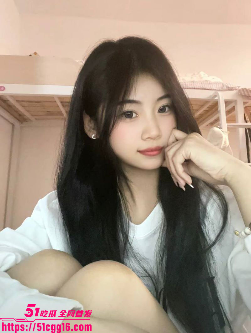广西大三学妹王芳包养黑料 2