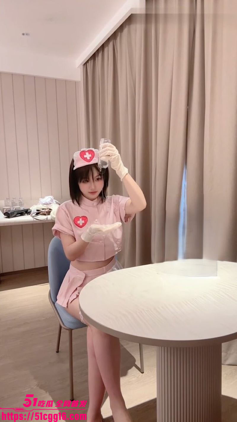 美艳护士十七的猫剧情新作 2