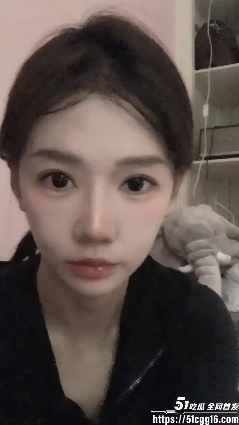成都精神小伙张嘉鑫和骚货女友第5弹 3