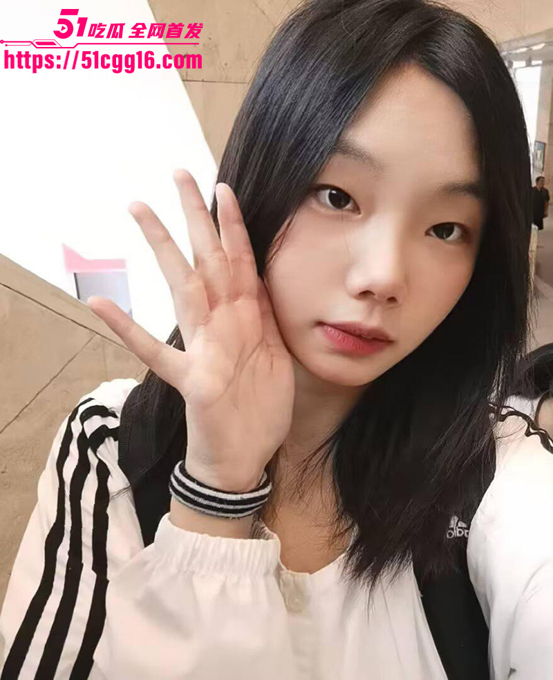 齐鲁工业大学美术生 刘星彤 私密视频遭校内疯传 自录卖门槛换生活费 娇嫩酮体媚惑众生！