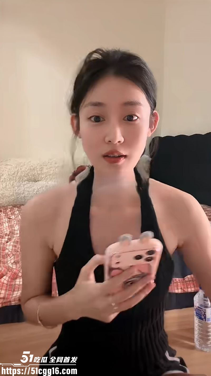快手晚高峰期放黄片再迎高潮！上千直播间刷屏淫秽视频 更有主播趁机裸露低俗表演引万人围观 大量录屏视频疯传！