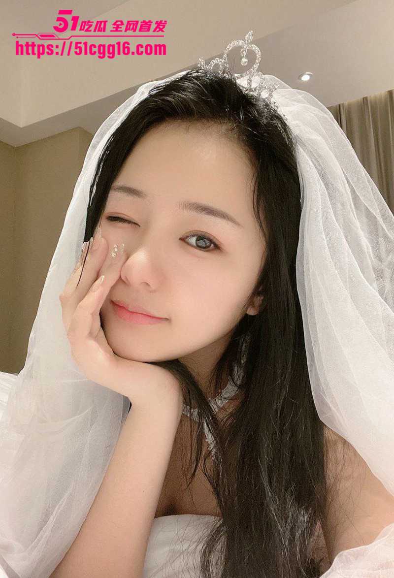 广东极品美女 沫黎 不雅视频流出！携闺蜜共侍富二代男友 一插一抠轮流爆操 爽的欲仙欲死！