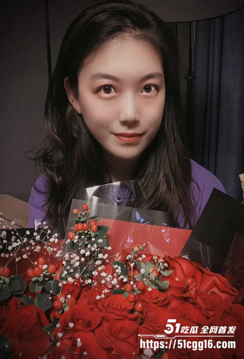 湖南三甲医院美女医生 林菲儿 不雅视频流出！新婚蜜月就跟领导偷情 露脸舔屌撅臀挨操 堪称顶级骚母狗！