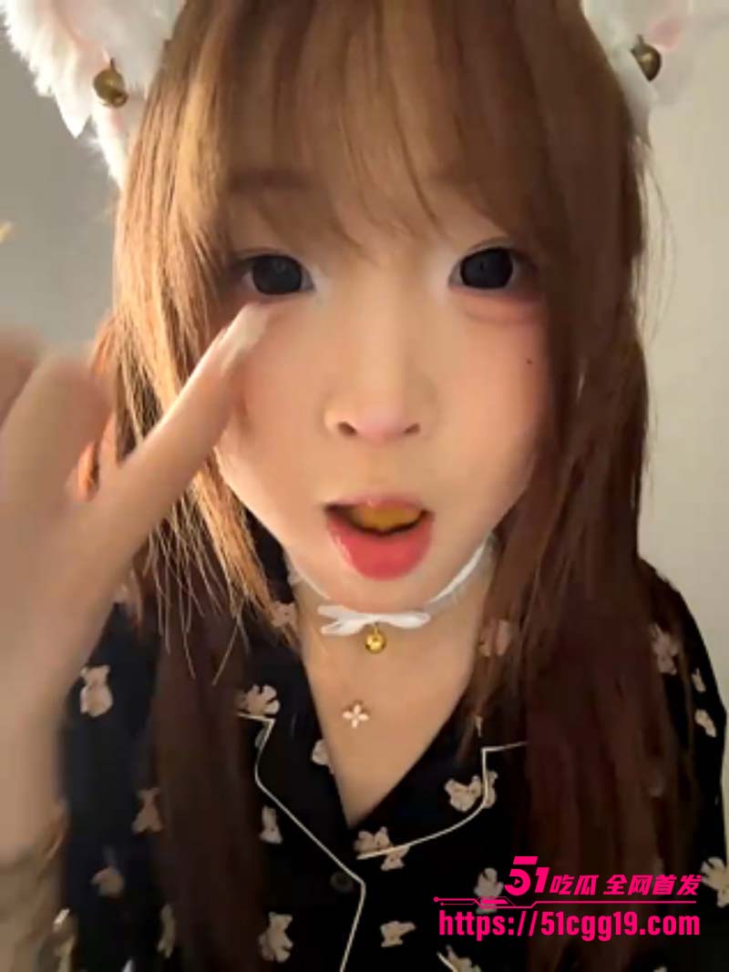 顶级萝莉 lelebaybay 甜美反差婊自慰大秀 假屌捅穴爽到喷水 春情荡漾香艳刺激诱惑爆棚！