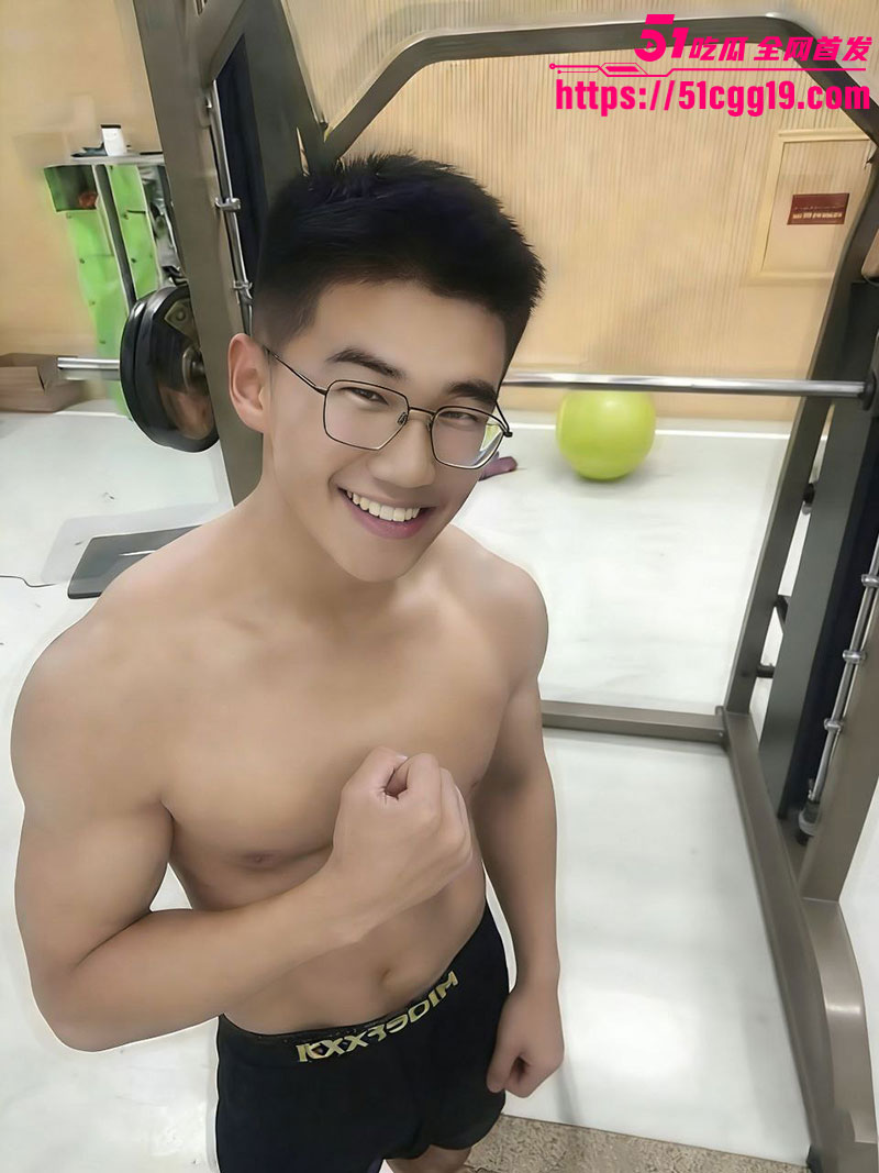 土豪花20000买猛男的尿液9
