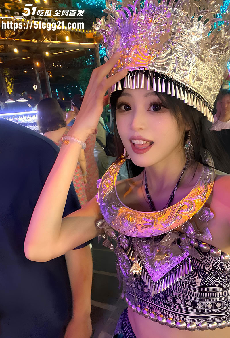 高颜值少女 陈语桐 被金主调教成淫贱母狗 紧致后穴被肛交开拓 极品反差婊被精液裹满白臀！