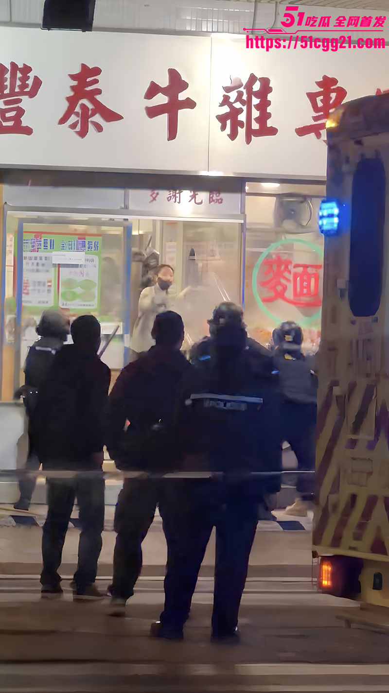 香港上水持刀袭警8