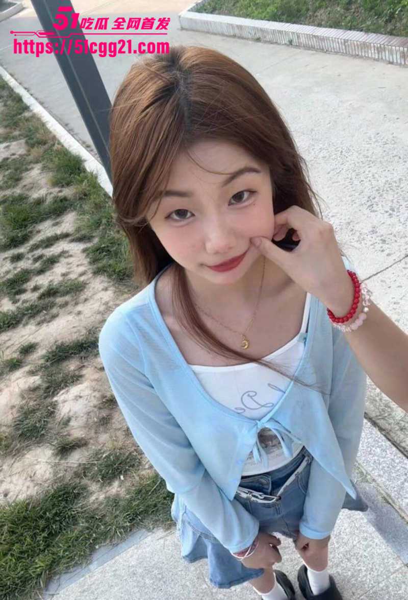 极品精神小妹周丽珊露出调教视频流出2拷贝