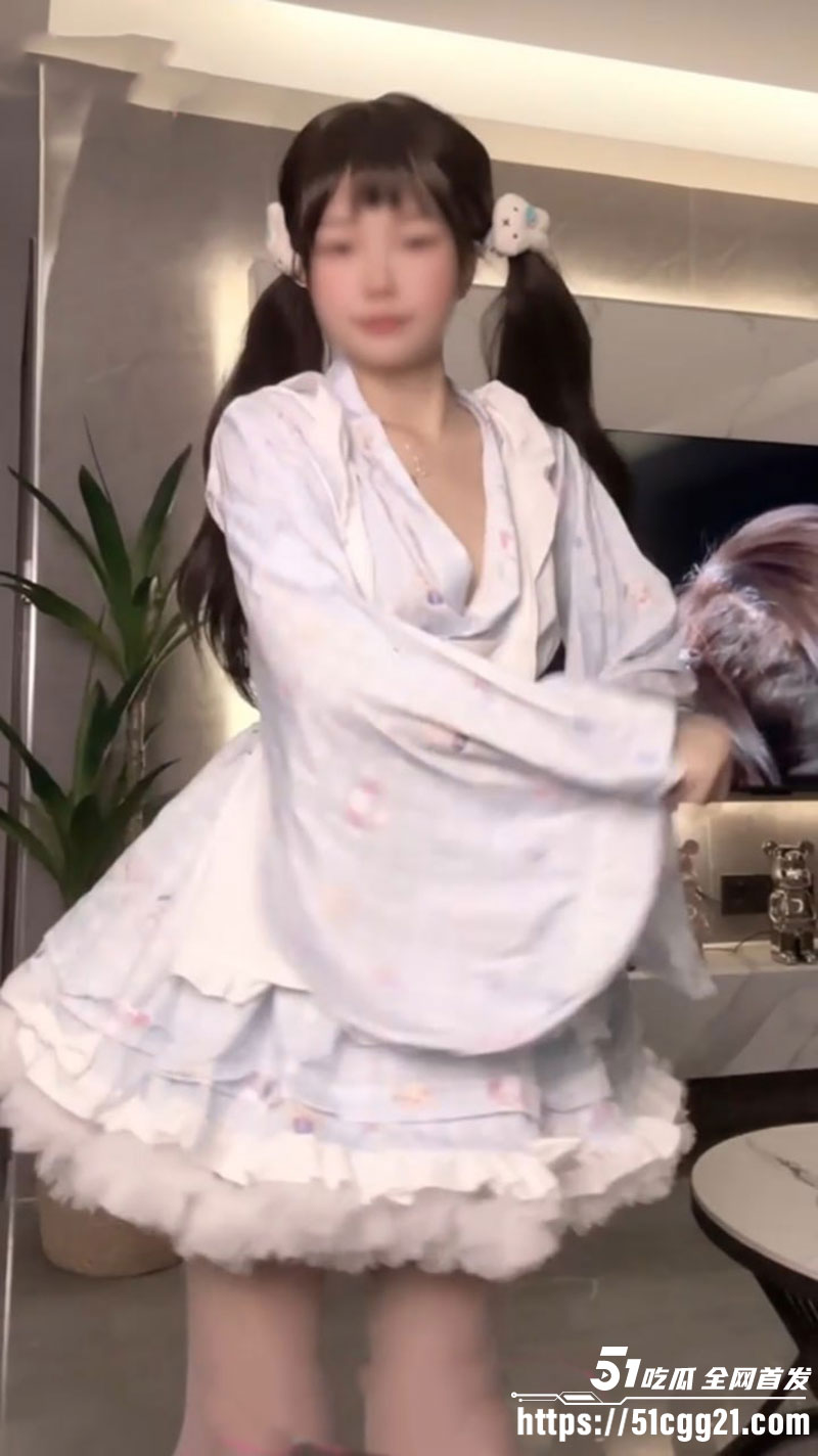极品福利姬 小仙云儿 2025岁末VIP裸舞自慰 顶级萌妹白丝情趣诱惑 假屌自慰搭配淫语骚麦卡点狂插！
