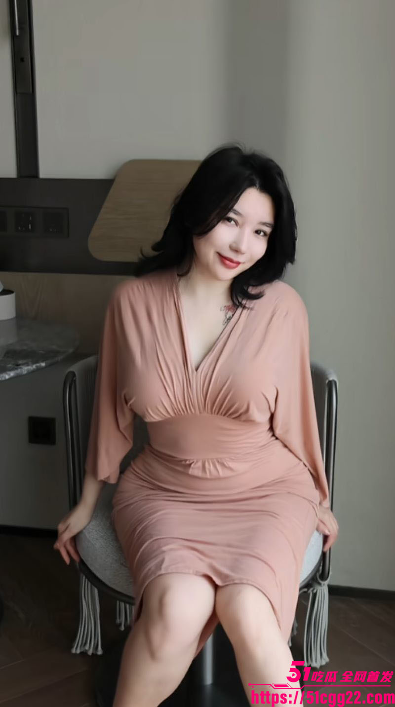 抖音百万粉教母Eliy反差视频流出 2