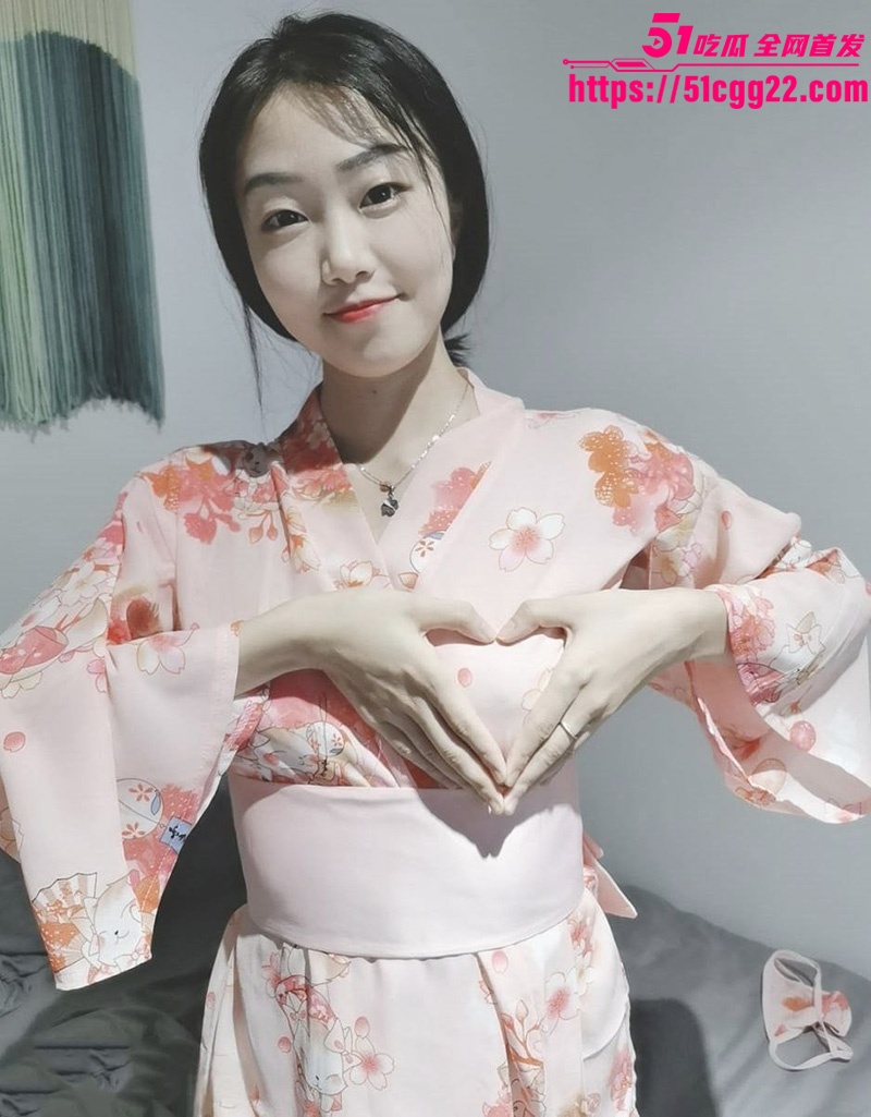 杭州极品女护士 李子玥 性爱视频流出 小骚货穿日式和服大秀身材 镜前后入表情淫靡浪叫失控！