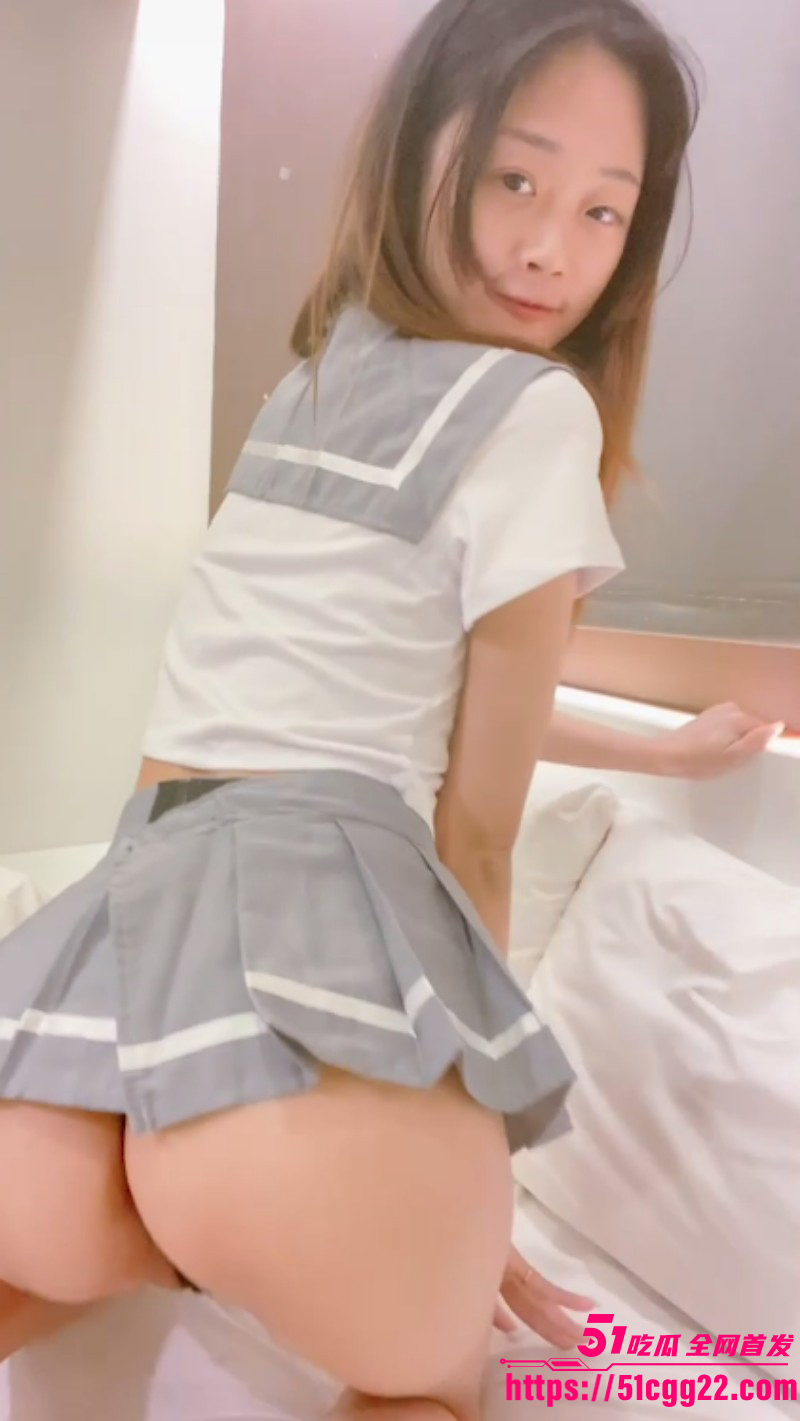 19岁饥渴反差嫩妹 自慰视频泄密 颜值甜美身材火辣 粉色假屌狂插骚穴爽到浪叫抽搐！