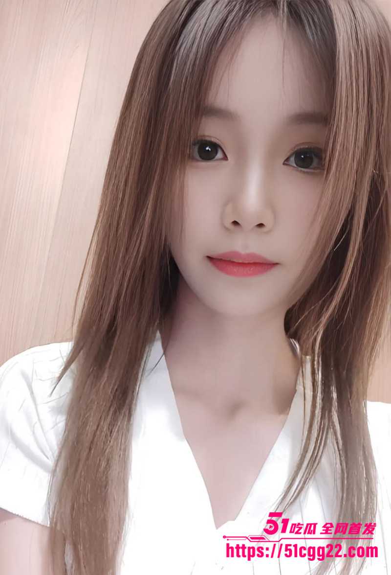 浙江反差学妹 林熙儿 被金主包养玩弄 露脸跪舔淫贱如狗 敏感小穴被操的汁水四溅！