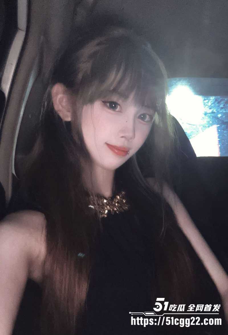 短发大眼绝色女神自慰视频流出！浴室露脸全裸玩穴 娇羞劈腿猛扣骚逼 淫水拉丝反差炸裂！