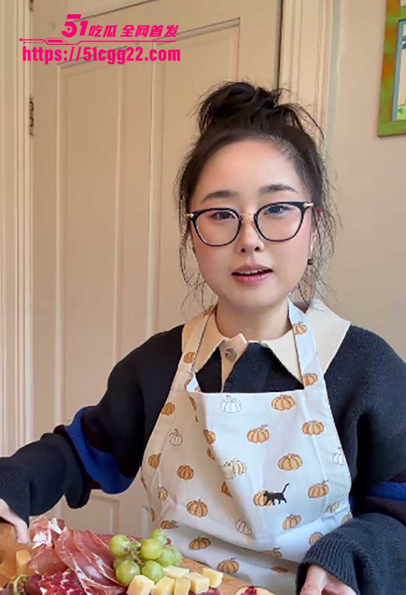 极品阿黑颜母狗噗噗新作微醺侍奉视频流出2拷贝