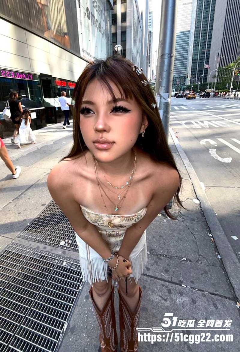 清纯网红乖乖女小鱼黑人群交视频流出5拷贝