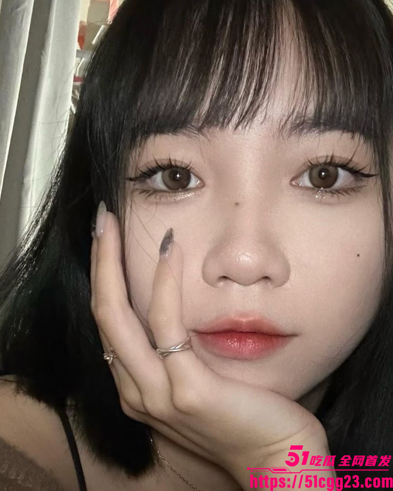 高颜值博主映帆早期私密视频外流 3