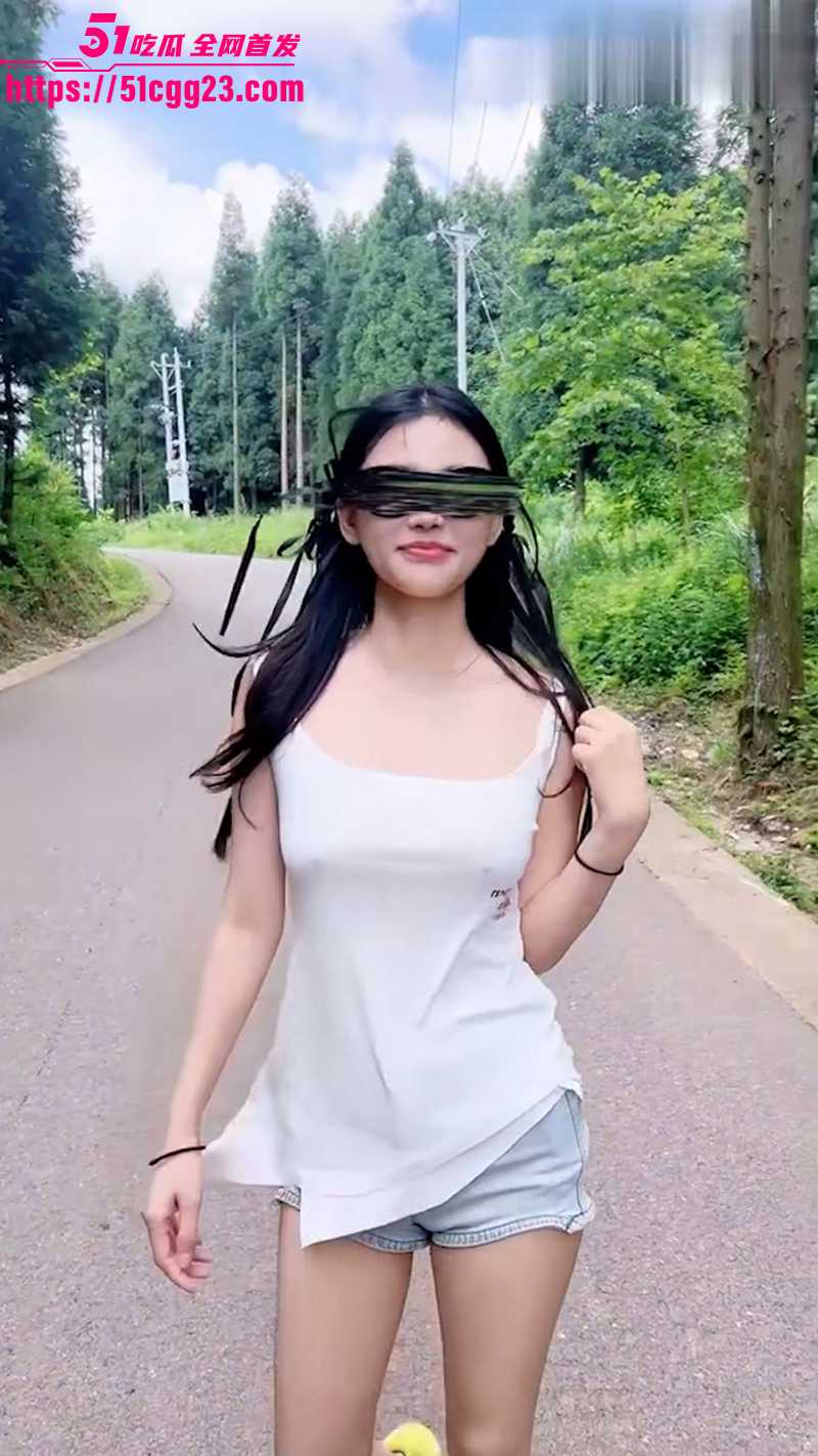 顶级学生妹 晚晚 大山里与金主爸爸激情野战 美乳惨遭疯狂蹂躏 后入爆操射满肥臀！