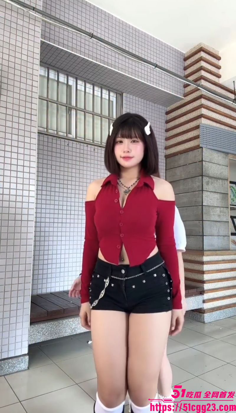超可爱齐刘海小网美奶欣视频通话流出 3