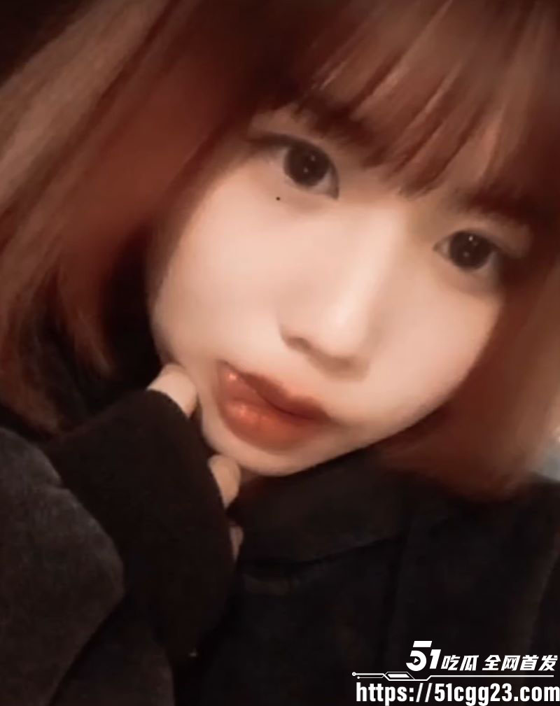 瓜友调教短发巨乳学生妹 自拍裸舞开合跳高衩打奶子 各种发骚视频反差拉满！