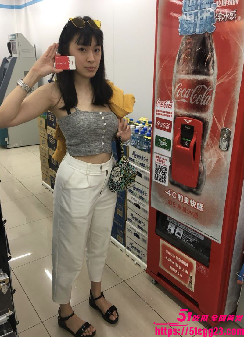 网友独家曝光兄弟女友无套露脸做爱视频 丰满身材嫩乳柔软 女上位翘臀细腰狂扭 肉浪翻滚骚劲拉满！