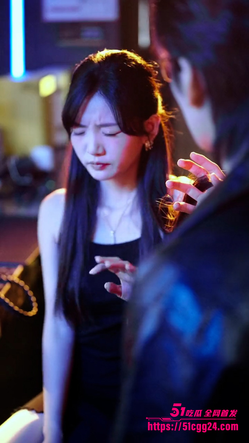 擦边短剧《新婚夜记忆之外悔不当初》黎愫苦等失踪的未婚夫整整半年 等来的却是他失忆后携新妻高调归来！