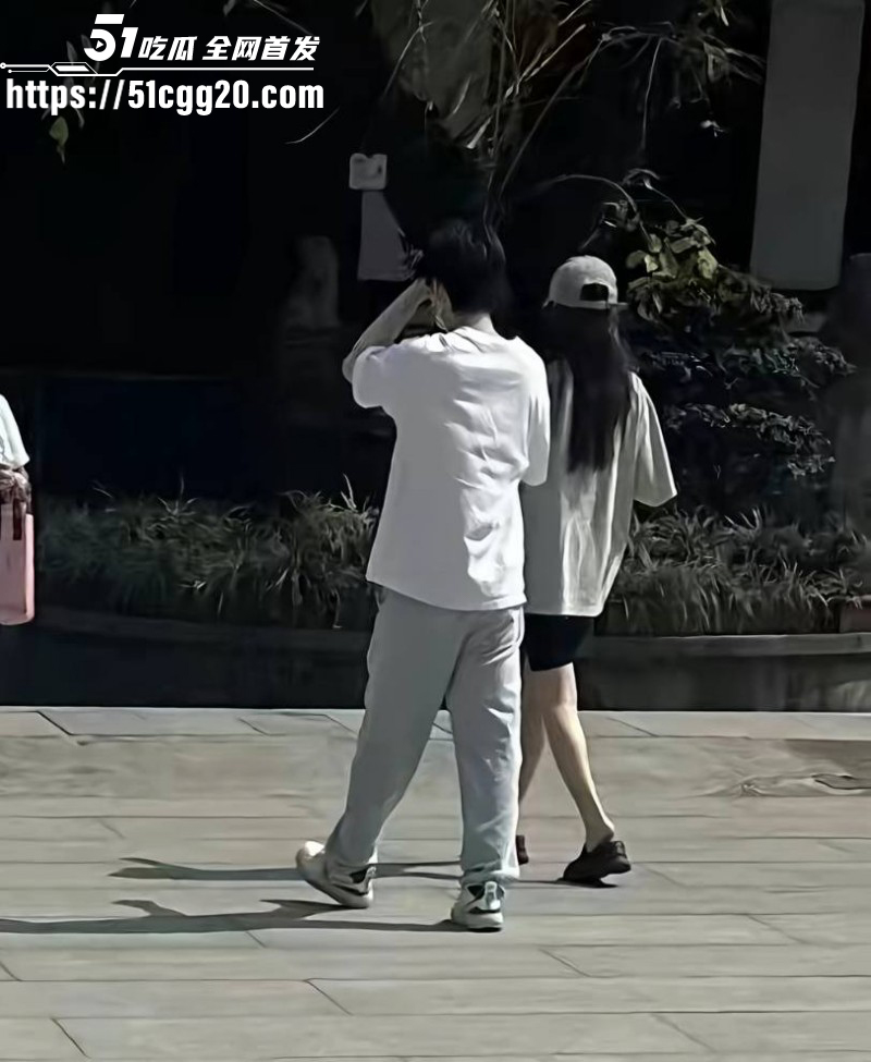 百万粉女主持潇潇劈腿487事件完整版032